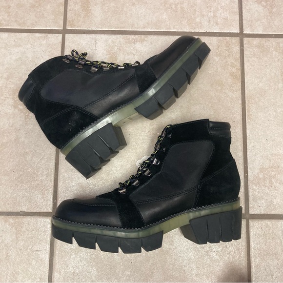 NWOB Bernardo Summit style Leather & Suede Black Lace-up Hiker Boots - Picture 8 of 13